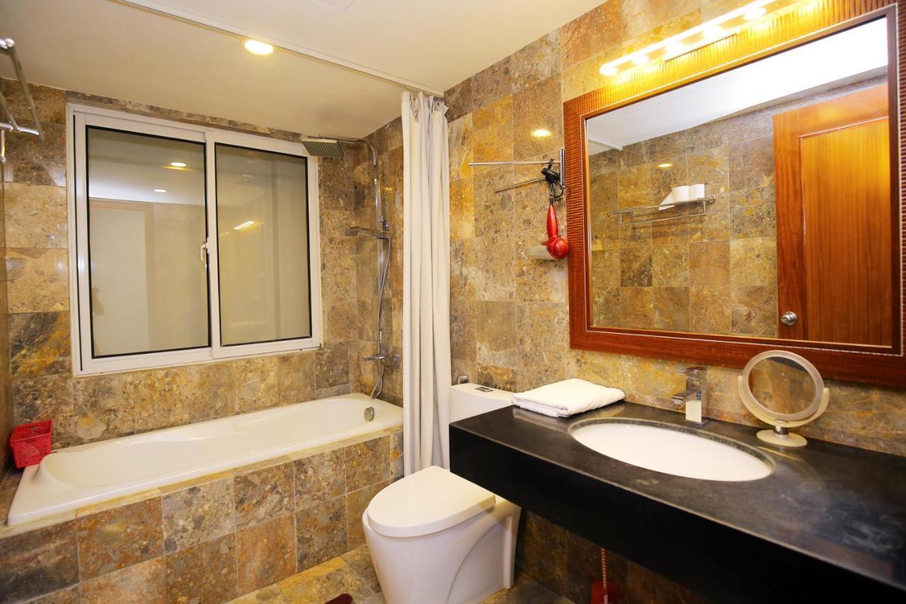 Investland In Truc Bach & Serviced Apartment Ханой Экстерьер фото